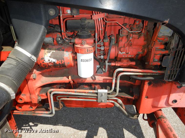 image for item DD6522 1999 New Holland TS100 tractor