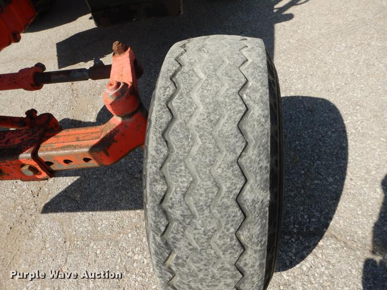 image for item DD6522 1999 New Holland TS100 tractor