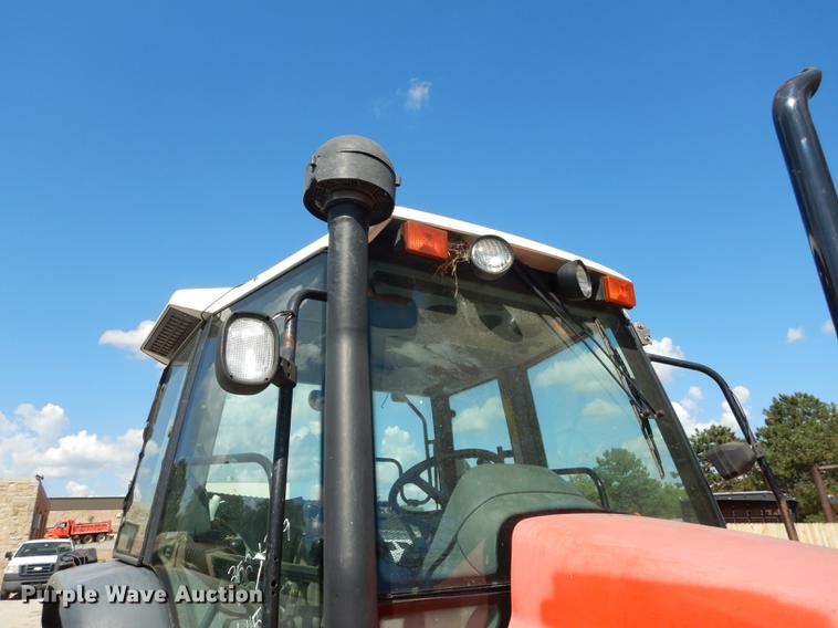 image for item DD6522 1999 New Holland TS100 tractor