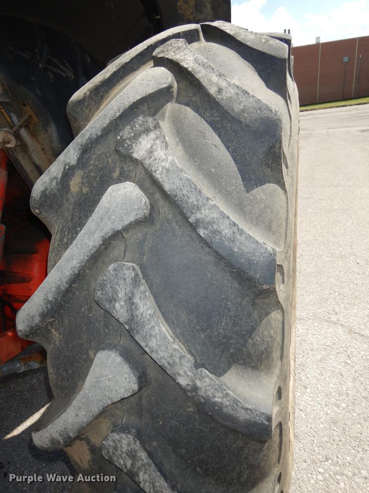 image for item DD6522 1999 New Holland TS100 tractor