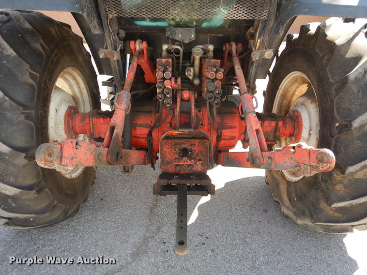 image for item DD6522 1999 New Holland TS100 tractor