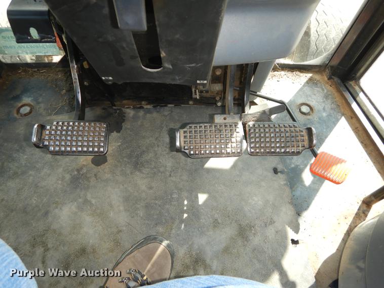 image for item DD6522 1999 New Holland TS100 tractor