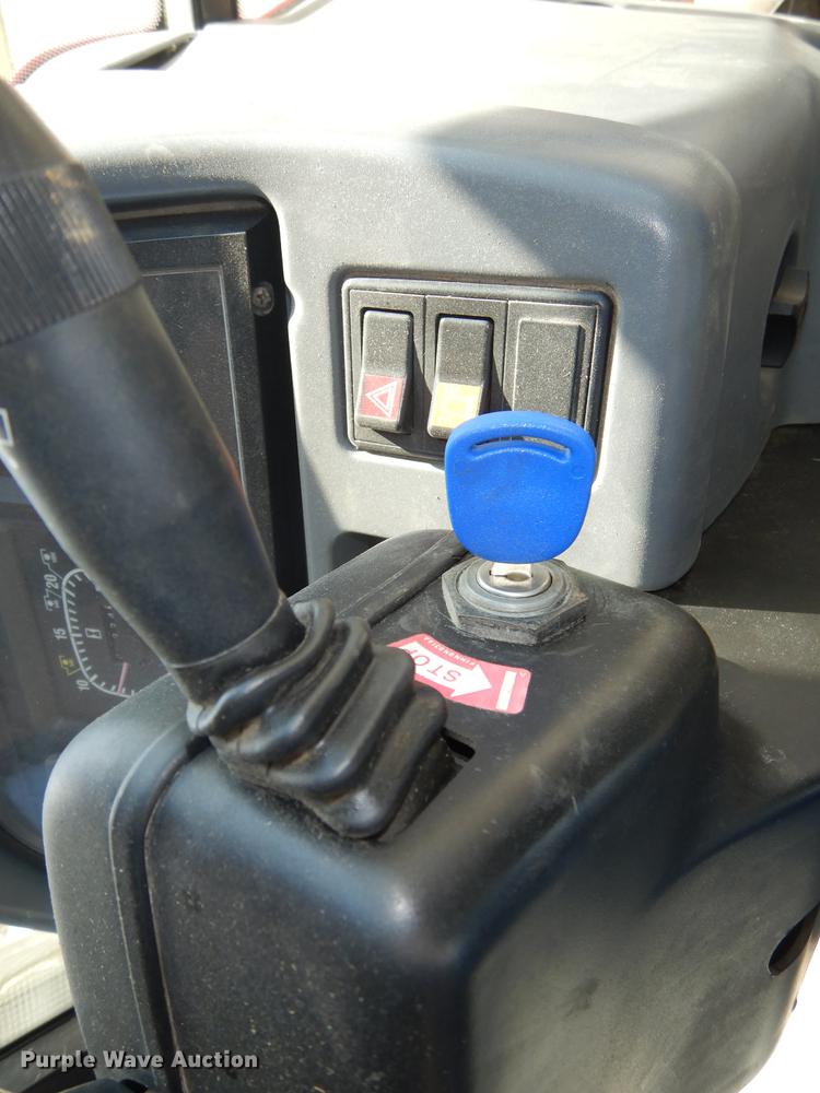 image for item DD6522 1999 New Holland TS100 tractor