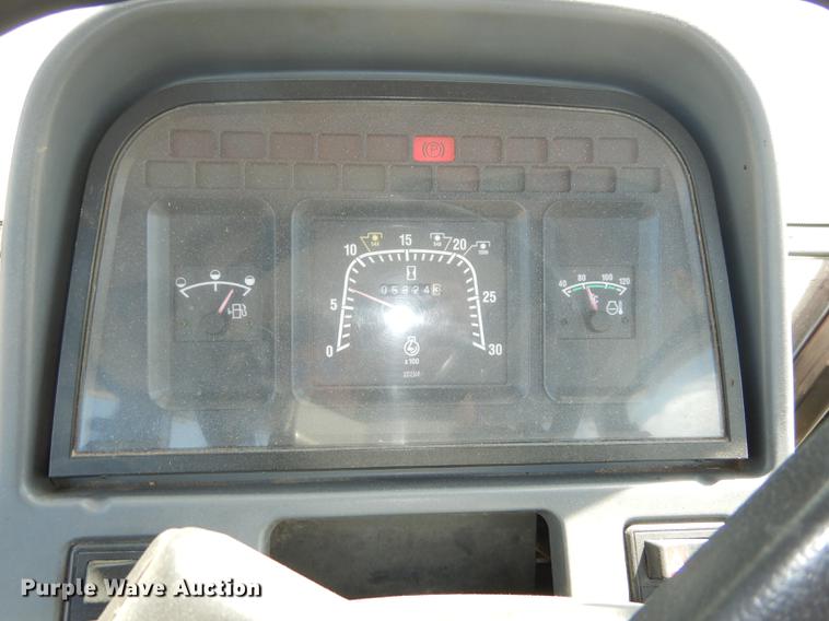 image for item DD6522 1999 New Holland TS100 tractor