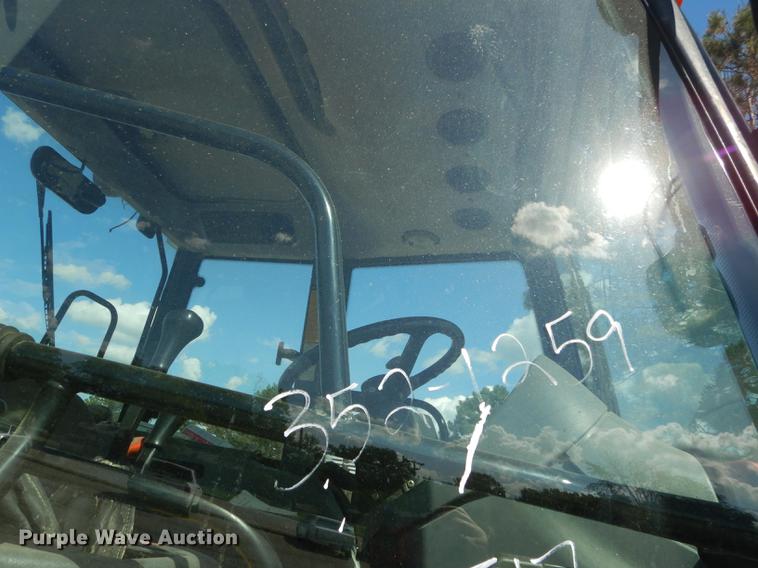 image for item DD6522 1999 New Holland TS100 tractor