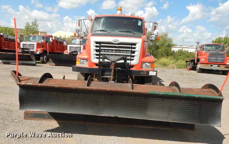 image for item DD6523 2003 Sterling LT7500 dump truck