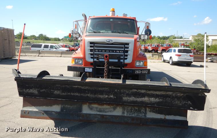image for item DD6525 2003 Sterling LT7500 dump truck