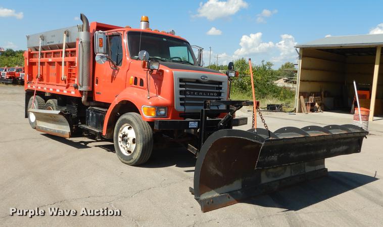 image for item DD6525 2003 Sterling LT7500 dump truck