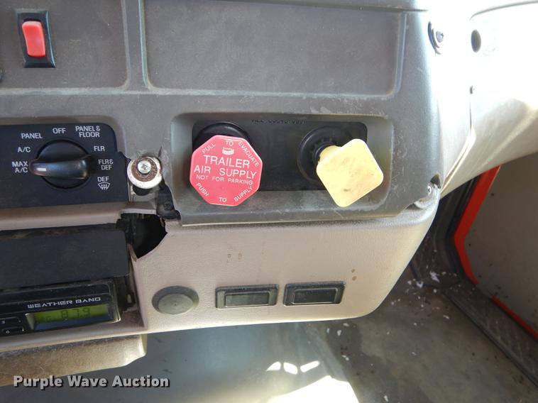 image for item DD6525 2003 Sterling LT7500 dump truck