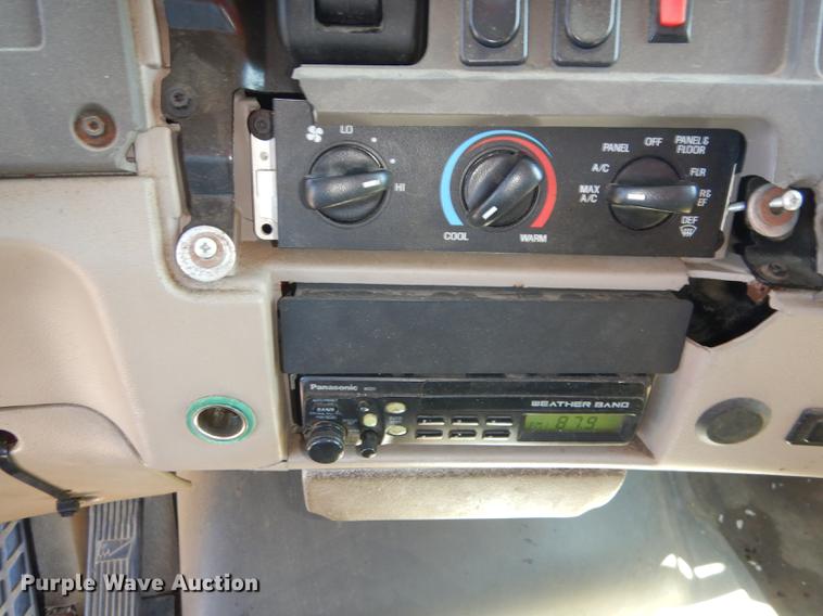 image for item DD6525 2003 Sterling LT7500 dump truck