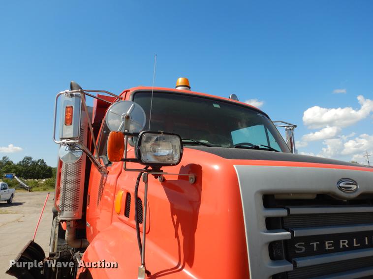 image for item DD6525 2003 Sterling LT7500 dump truck