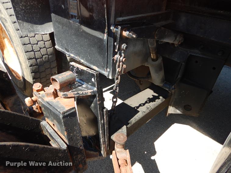 image for item DD6525 2003 Sterling LT7500 dump truck