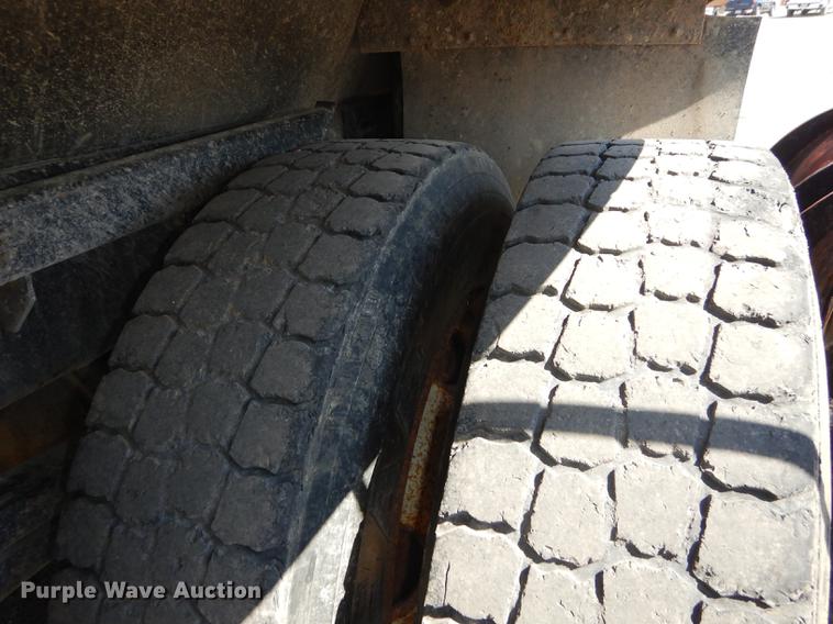 image for item DD6525 2003 Sterling LT7500 dump truck