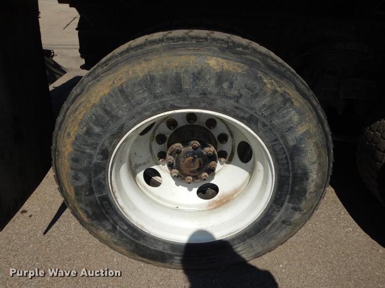 image for item DD6525 2003 Sterling LT7500 dump truck