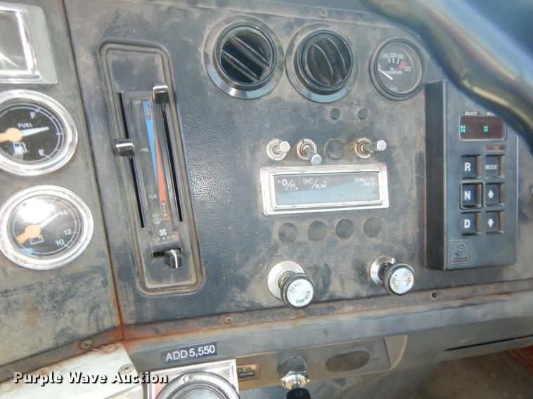 image for item DD6526 1995 Ford L8000 rollback truck