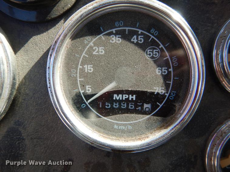 image for item DD6526 1995 Ford L8000 rollback truck