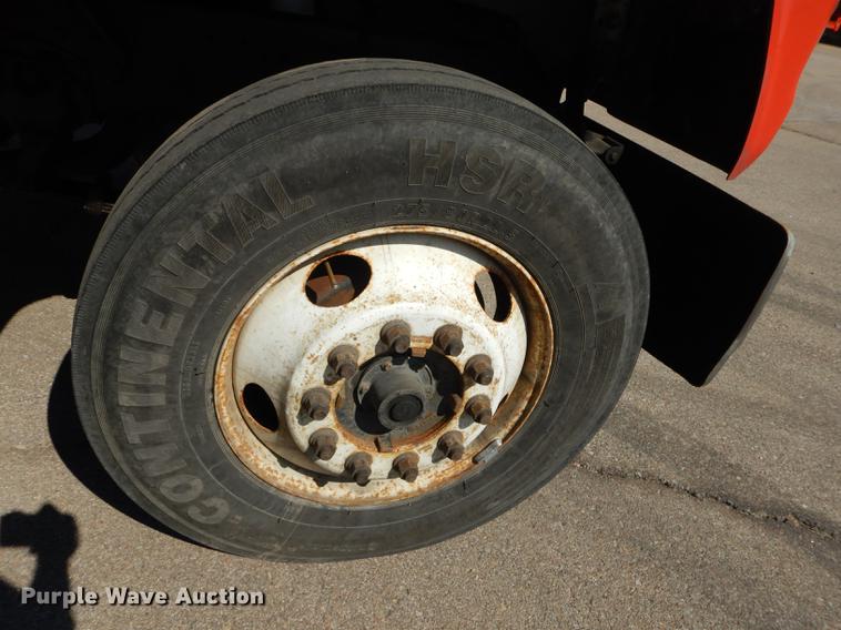 image for item DD6526 1995 Ford L8000 rollback truck