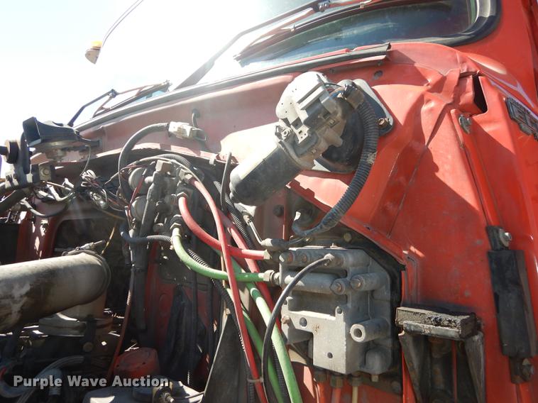 image for item DD6526 1995 Ford L8000 rollback truck