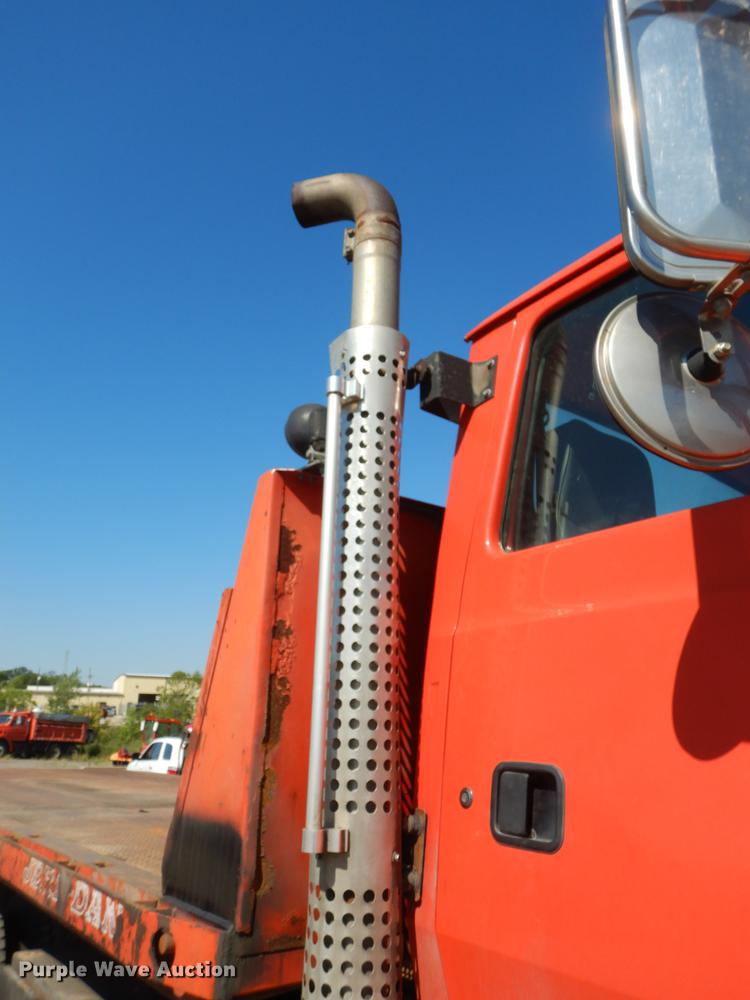 image for item DD6526 1995 Ford L8000 rollback truck