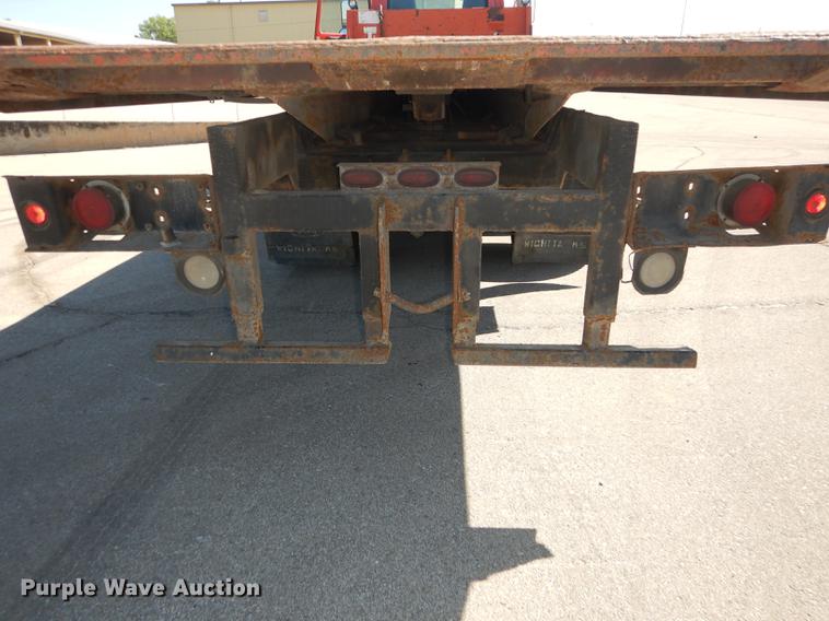 image for item DD6526 1995 Ford L8000 rollback truck