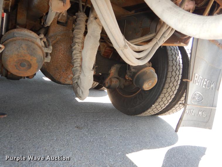 image for item DD6526 1995 Ford L8000 rollback truck