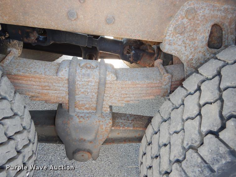 image for item DD6526 1995 Ford L8000 rollback truck