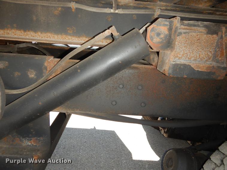 image for item DD6526 1995 Ford L8000 rollback truck