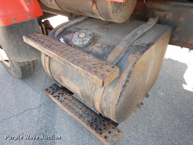 image for item DD6526 1995 Ford L8000 rollback truck