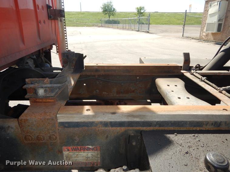 image for item DD6526 1995 Ford L8000 rollback truck