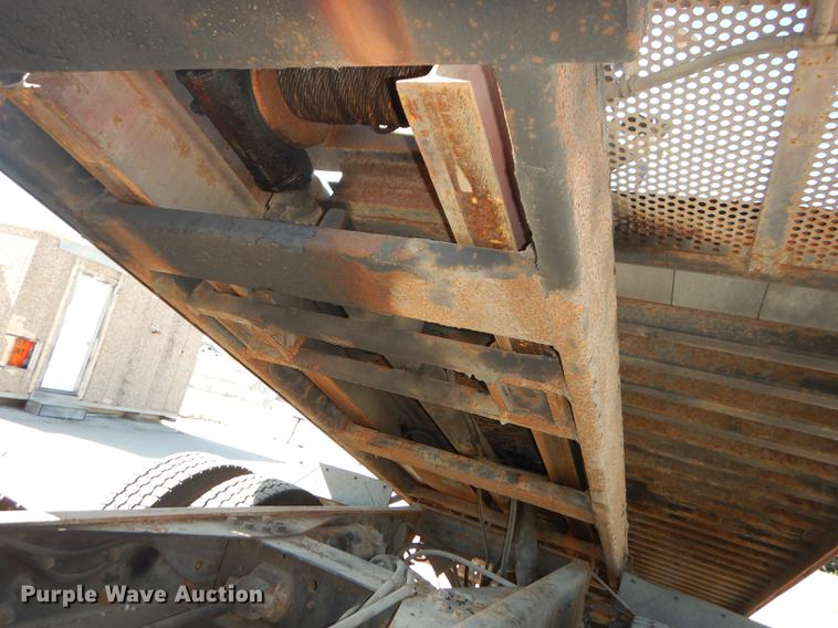 image for item DD6526 1995 Ford L8000 rollback truck