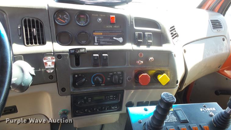 image for item DE7255 2001 Sterling LT7501 dump truck