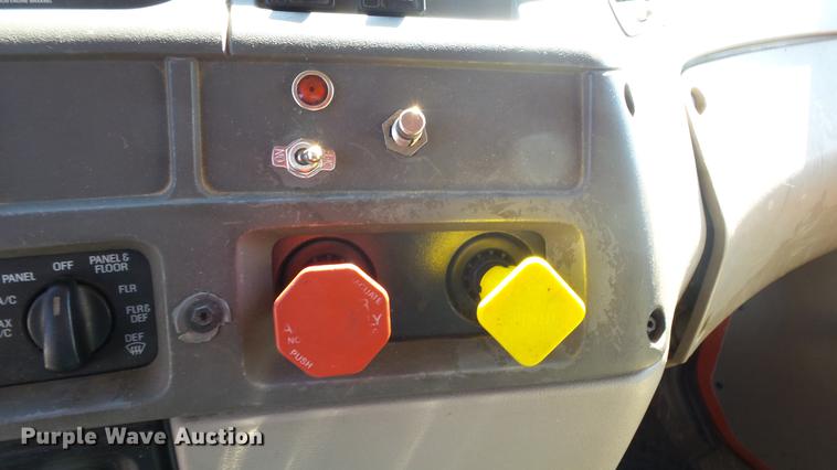 image for item DE7255 2001 Sterling LT7501 dump truck