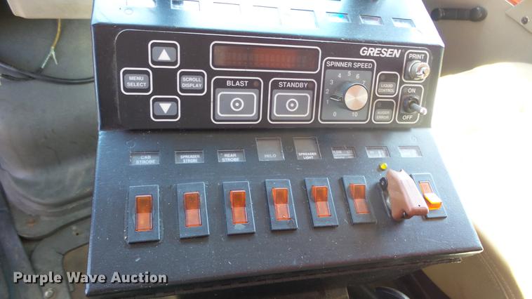 image for item DE7255 2001 Sterling LT7501 dump truck