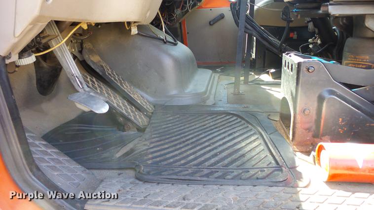 image for item DE7255 2001 Sterling LT7501 dump truck