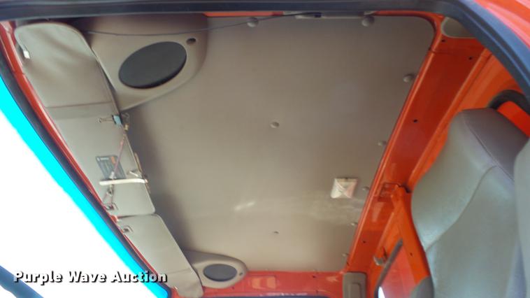 image for item DE7255 2001 Sterling LT7501 dump truck