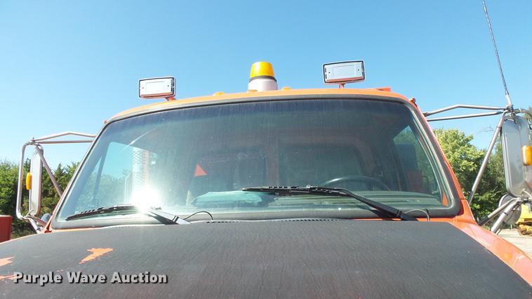 image for item DE7255 2001 Sterling LT7501 dump truck