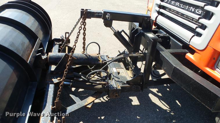 image for item DE7255 2001 Sterling LT7501 dump truck