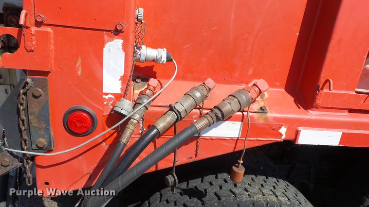 image for item DE7255 2001 Sterling LT7501 dump truck