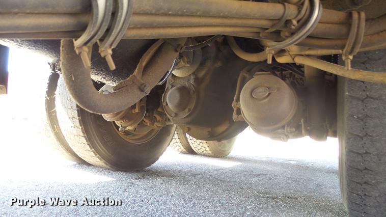 image for item DE7255 2001 Sterling LT7501 dump truck