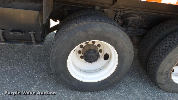 image for item DE7255 2001 Sterling LT7501 dump truck