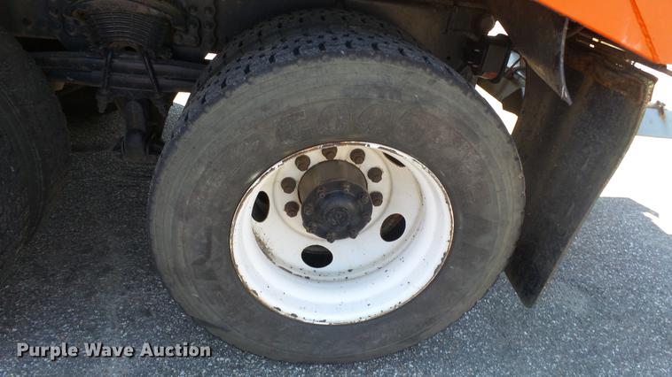 image for item DE7255 2001 Sterling LT7501 dump truck