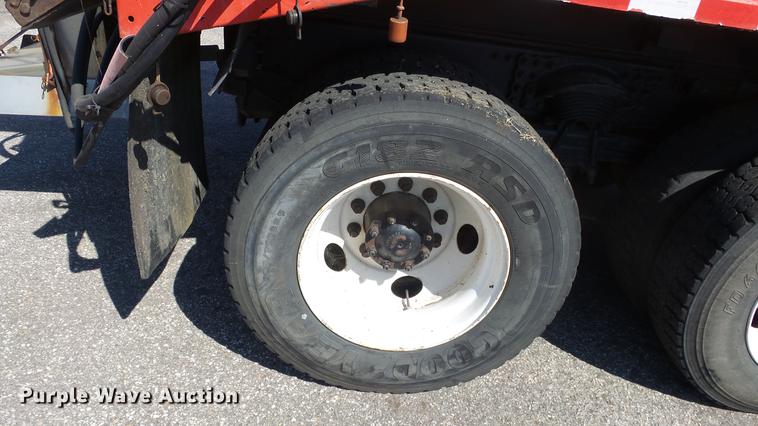 image for item DE7255 2001 Sterling LT7501 dump truck