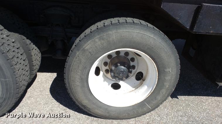 image for item DE7255 2001 Sterling LT7501 dump truck