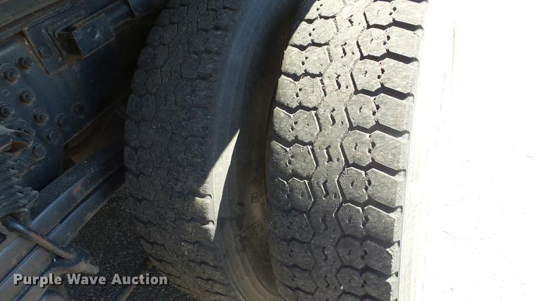 image for item DE7255 2001 Sterling LT7501 dump truck