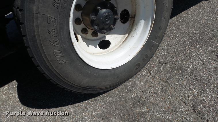 image for item DE7255 2001 Sterling LT7501 dump truck