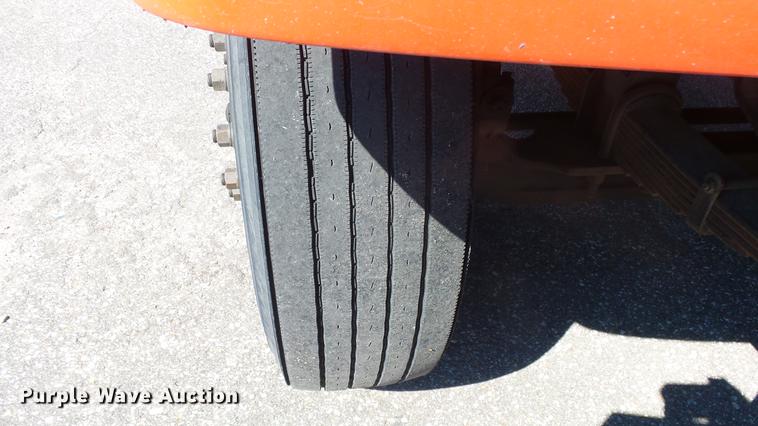 image for item DE7255 2001 Sterling LT7501 dump truck