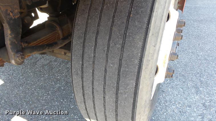 image for item DE7255 2001 Sterling LT7501 dump truck