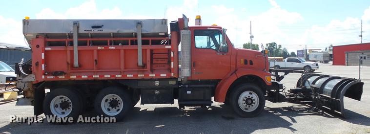 image for item DE7256 2003 Sterling LT7501 dump truck