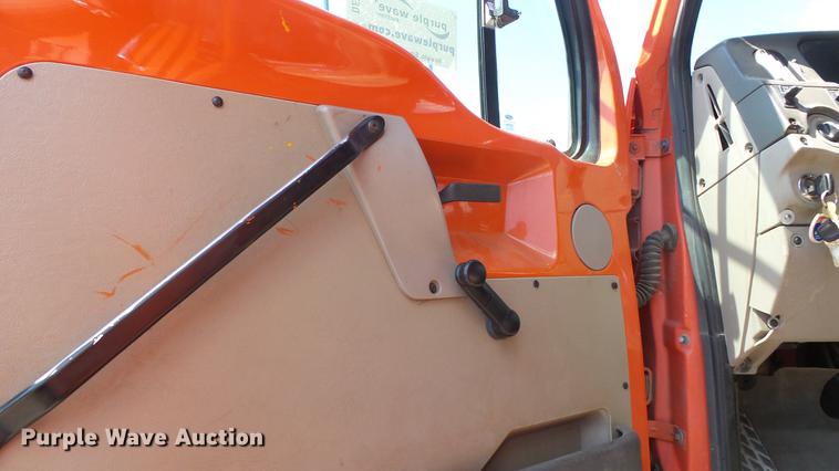 image for item DE7256 2003 Sterling LT7501 dump truck