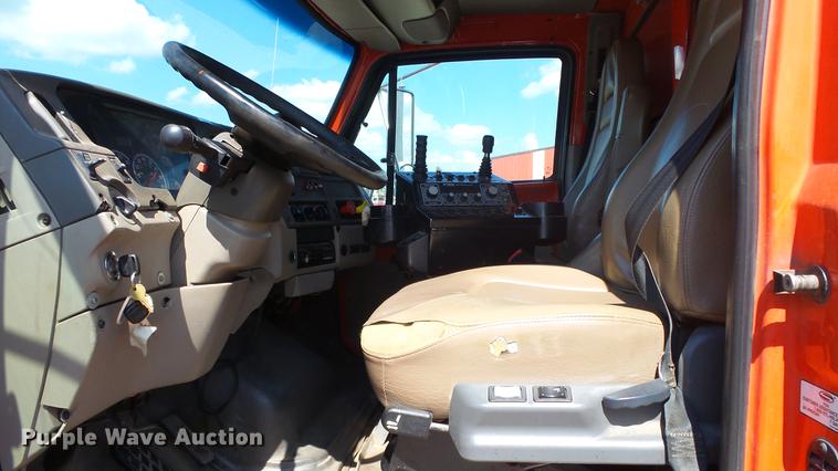 image for item DE7256 2003 Sterling LT7501 dump truck